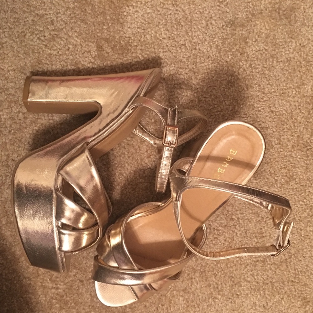 GOLD PLATFORM HEELS